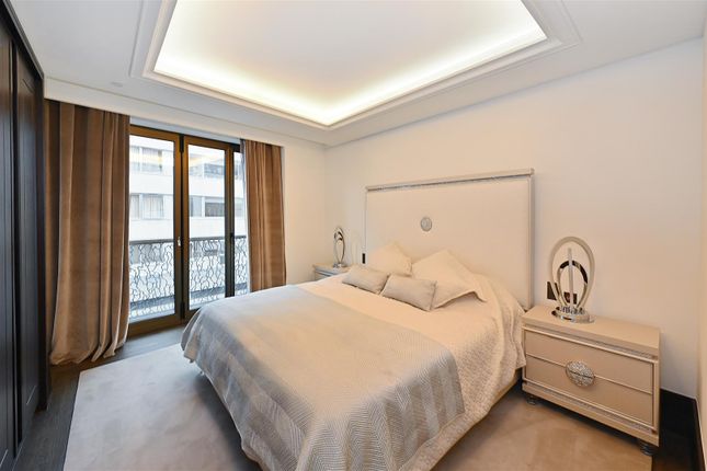 Flat to rent in The Clarges, 1 Ashburton Place, Mayfair