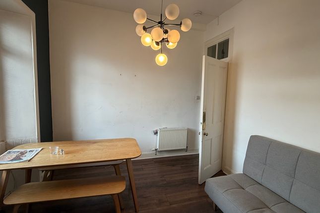 1F3, 65 St. Leonards Hill, Edinburgh photo 3