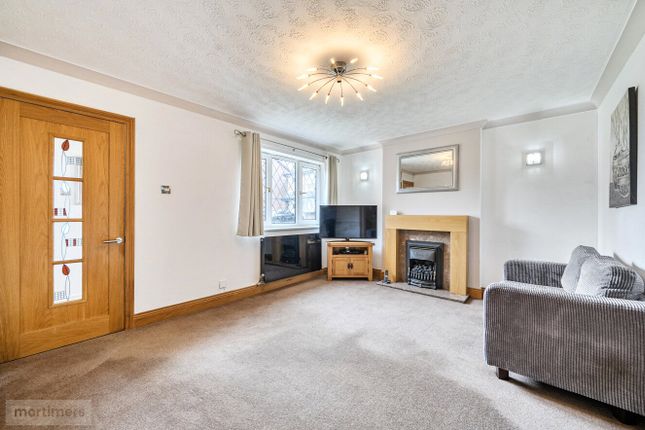 33, Abbott Clough Avenue, Lancashire photo 2