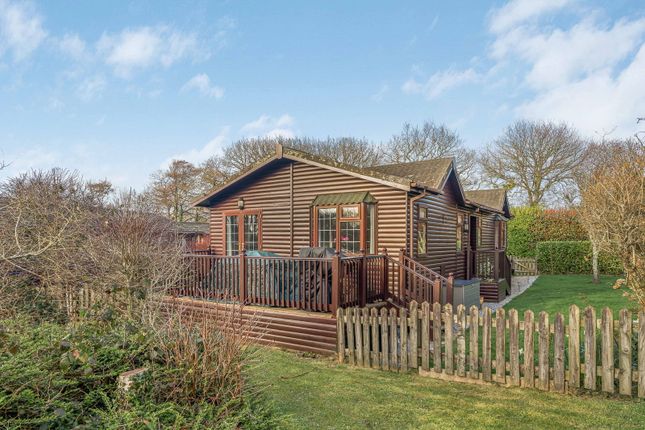 2-bed caravan on 28 The Thatches, Modbury, £80,000
