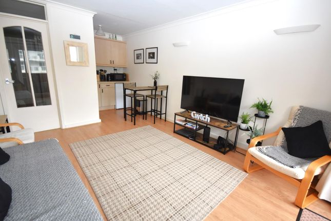 7, Fairhaven Court, Swansea photo 2
