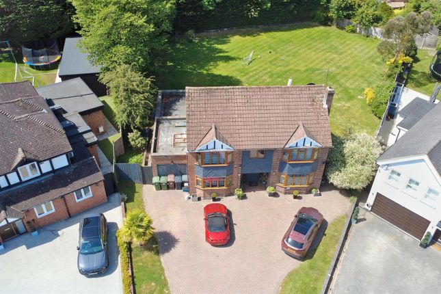 5, Orchard Close, Borehamwood photo 2