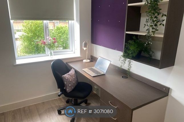 Flat, Neuadd Y Castell High St Kyffin Square, Bangor photo 4