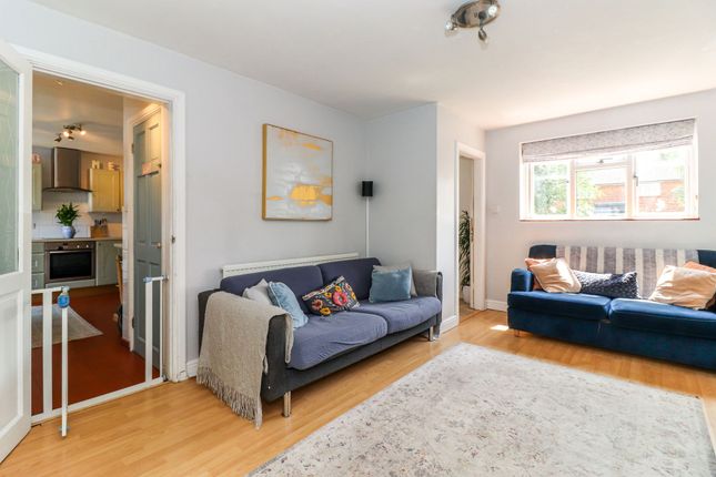 28 Great Park, Kings Langley photo 5