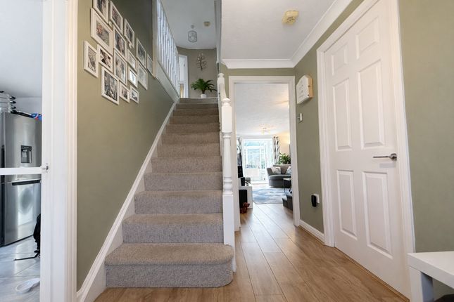 14, Kember Close, Cardiff photo 2