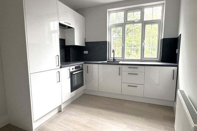 Flat 5, 150 High Street, Beckenham photo 2