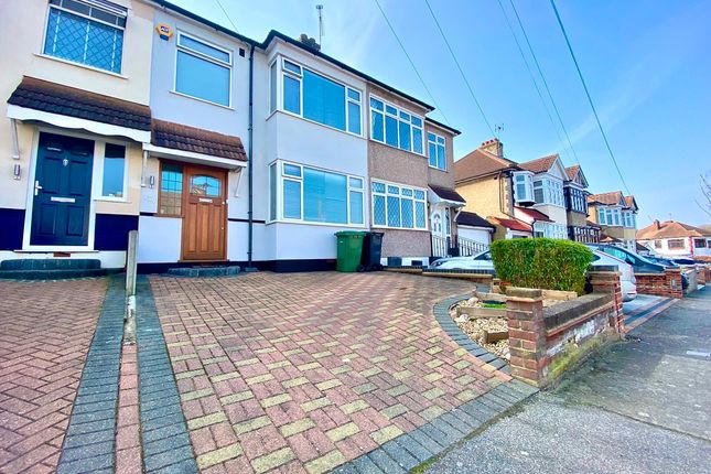 Thumbnail Terraced house for sale in The Avenue, Hornchurch