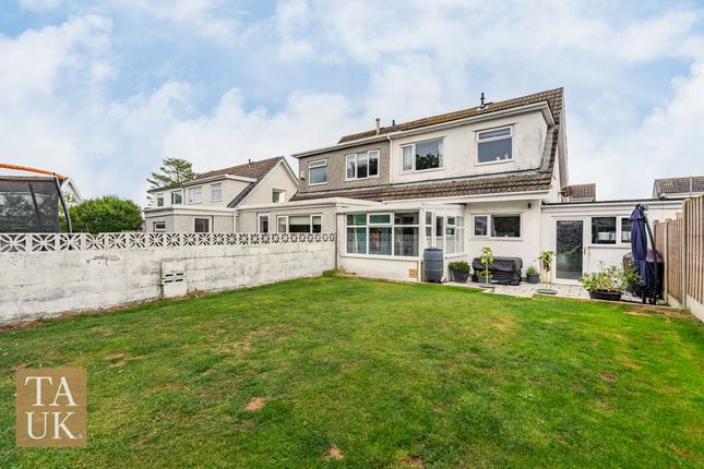 33, Ffordd Pendyffryn, Holyhead photo 3