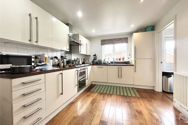 106, Jack Russell Close, Gloucestershire photo 2