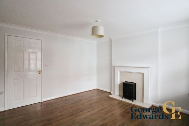 27, Anglia Drive, SWADLINCOTE photo 2