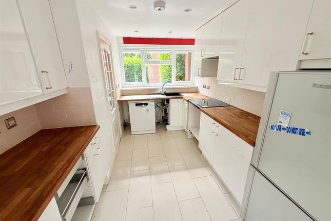 14 Farmers Court, Winters Way, Waltham Abbey photo 4