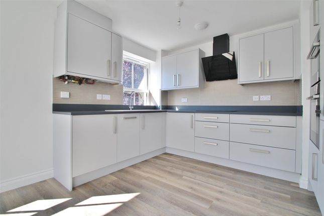 Flat 4, Sabrina House, Isleworth photo 2