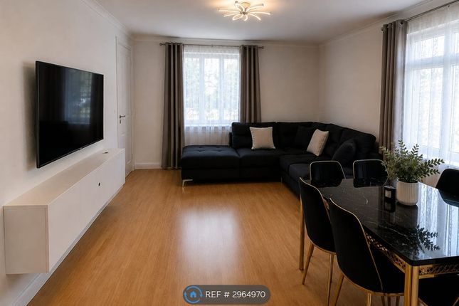Eynsham Drive, Abbeywood, London photo 3