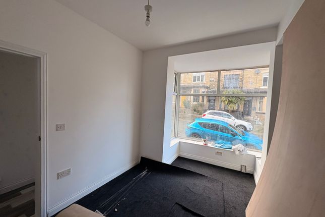 31, Norwood Road, SHIPLEY photo 3