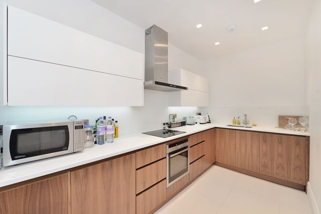 Thumbnail Flat to rent in Manson Place, London