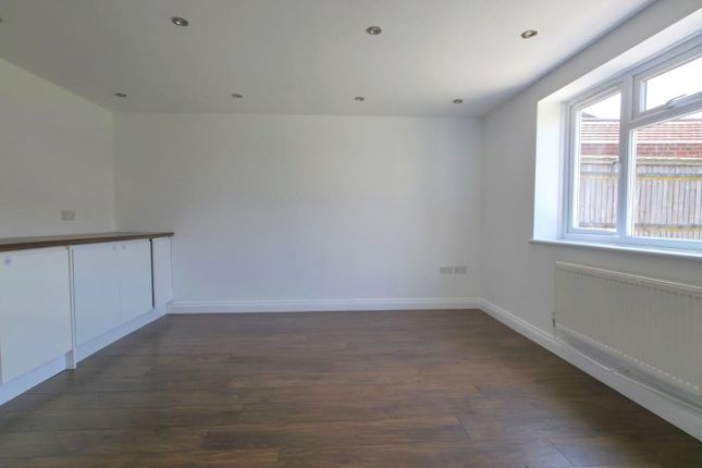 66, Crescent Way, Surrey photo 4