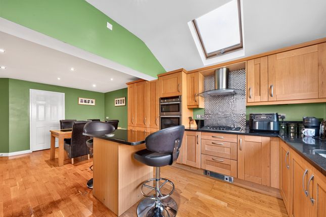23, Wynches Farm Drive, St. Albans photo 4