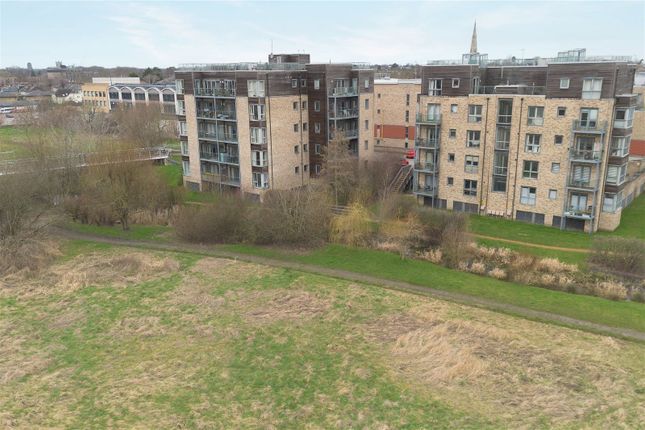 Flat for sale in Fitzgerald Place, Cambridge