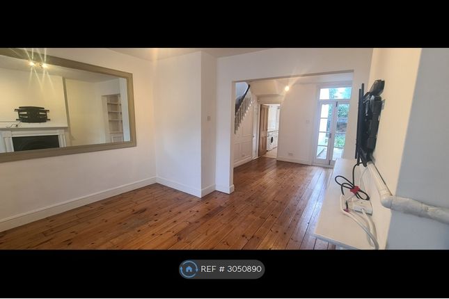 Hastings Road, Ealing, London photo 2