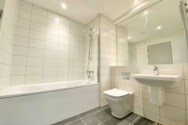 Flat 405, Transmission House, Manchester photo 4