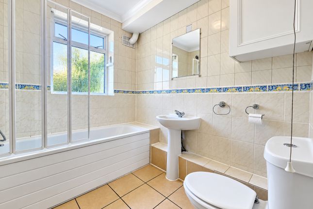 Twickenham Road, Isleworth photo 2