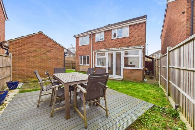5 Tennyson Close, Towcester photo 2