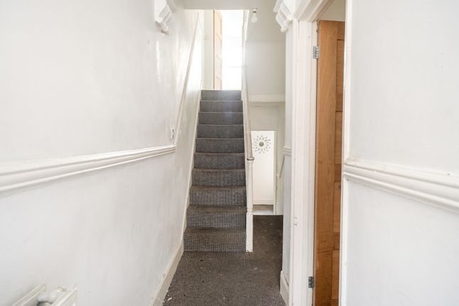 12, Cromwell Street, Gloucestershire photo 3