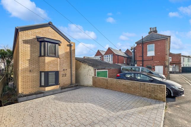 22 West Hill Road, Cowes photo 2
