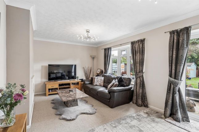 105, Windmill Road, Hemel Hempstead photo 4
