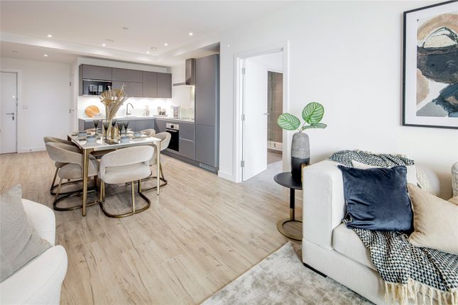 Flat for sale in The Lock, Greenford Quay, Greenford