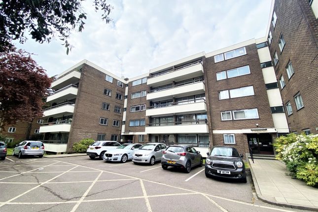 Thumbnail Flat for sale in Barnes Court, Station Road, New Barnet