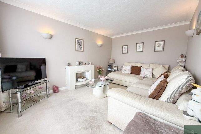 18, Symons Close, Truro photo 4