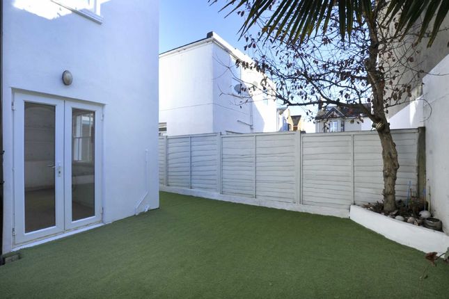 32 Payne Avenue, Hove photo 4