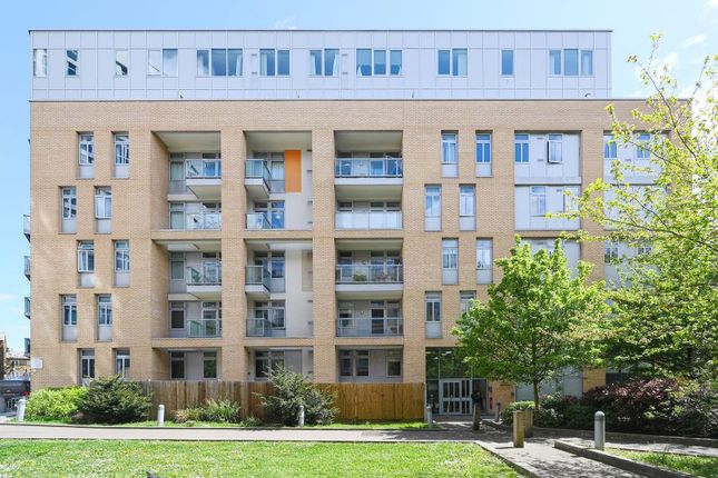 Thumbnail Flat to rent in Salton Square, London