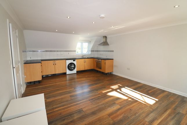 38, Basildon photo 4