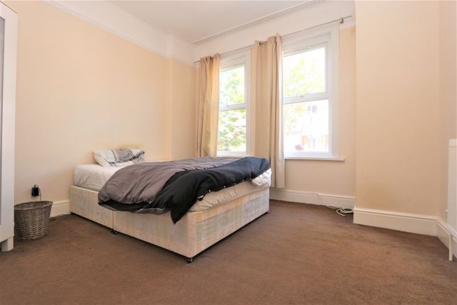 Thumbnail Property to rent in Hewitt Avenue, London