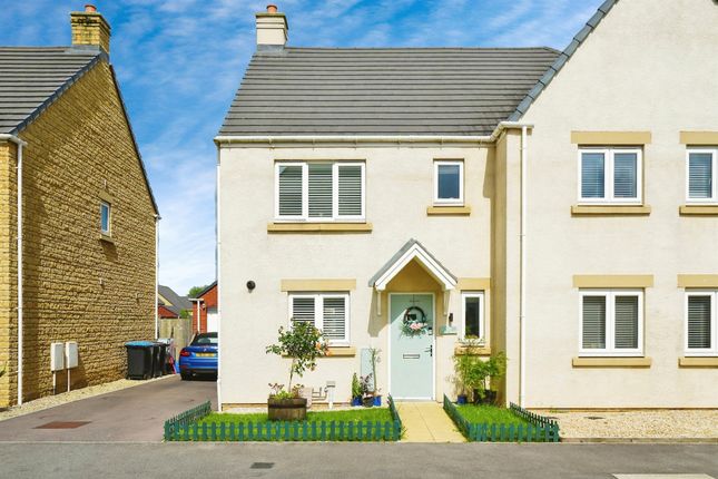 Thumbnail Semi-detached house for sale in Winfield Drive, Witney