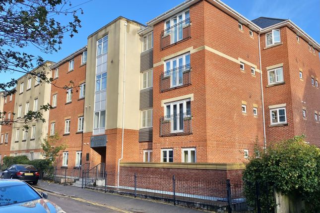 Flat for sale in Kingswood Place, Norwich Avenue West, Bournemouth