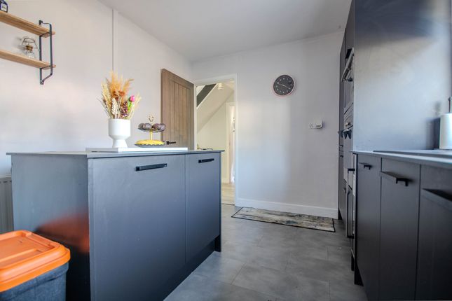 36, Yr Hendre, Nantgarw photo 4