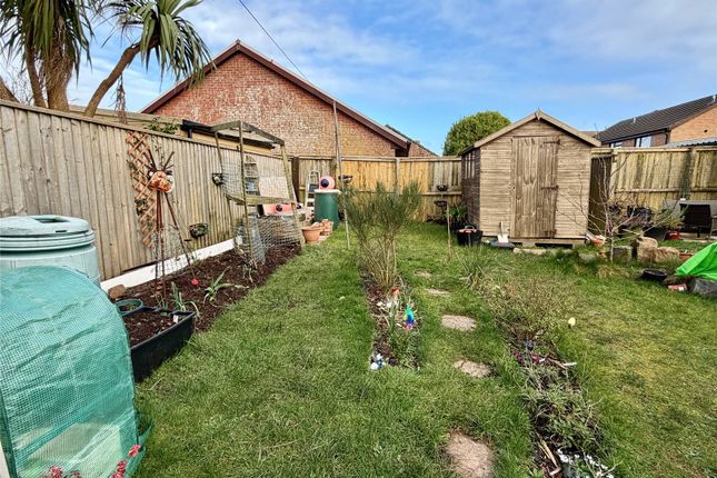 3, Derwent Avenue, Milford Haven photo 4