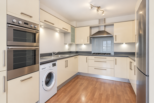 Fairwater Drive, Shepperton photo 4