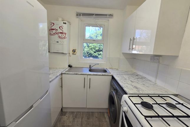 60, Stonebridge Road, London photo 3