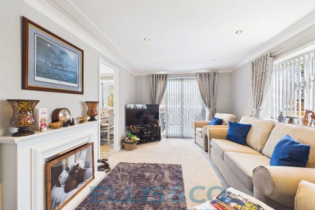 16, Bourne Park, Tonbridge photo 2