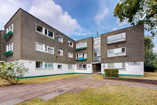 Flat for sale in Uxbridge Road, Stanmore