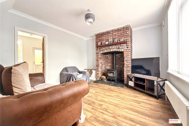 32, Woodside Grove, Tantobie photo 4