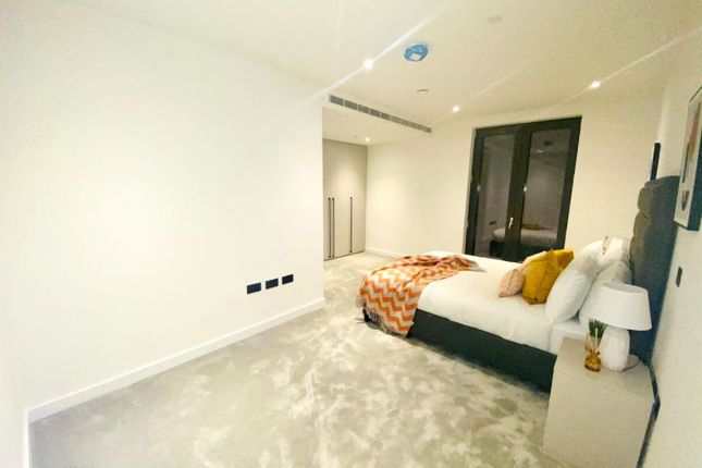 Flat to rent in 43 Golden Lane, The Denizen, Barbican, City Of London