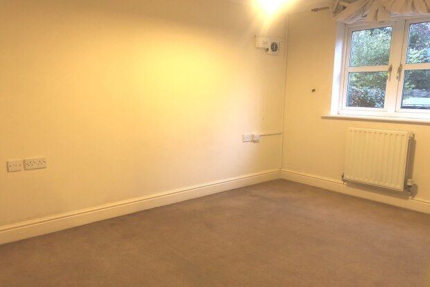 Flat to rent in Marshall Place, Southampton