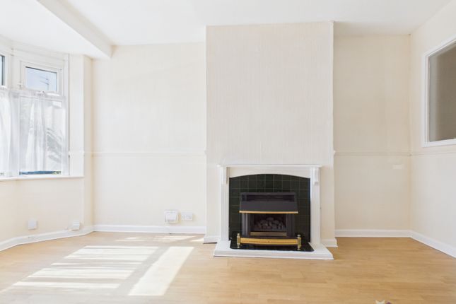69 Gloucester Street, Gipsyville, Hull photo 3