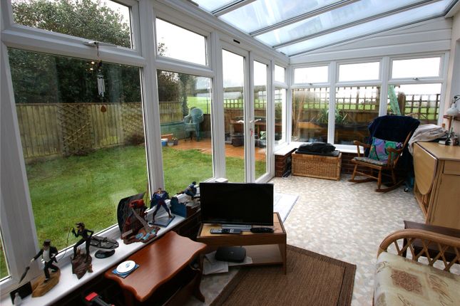 20, Candys Close, Wimborne photo 3