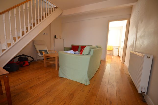 Room 3, 53, North Street, Egham photo 2